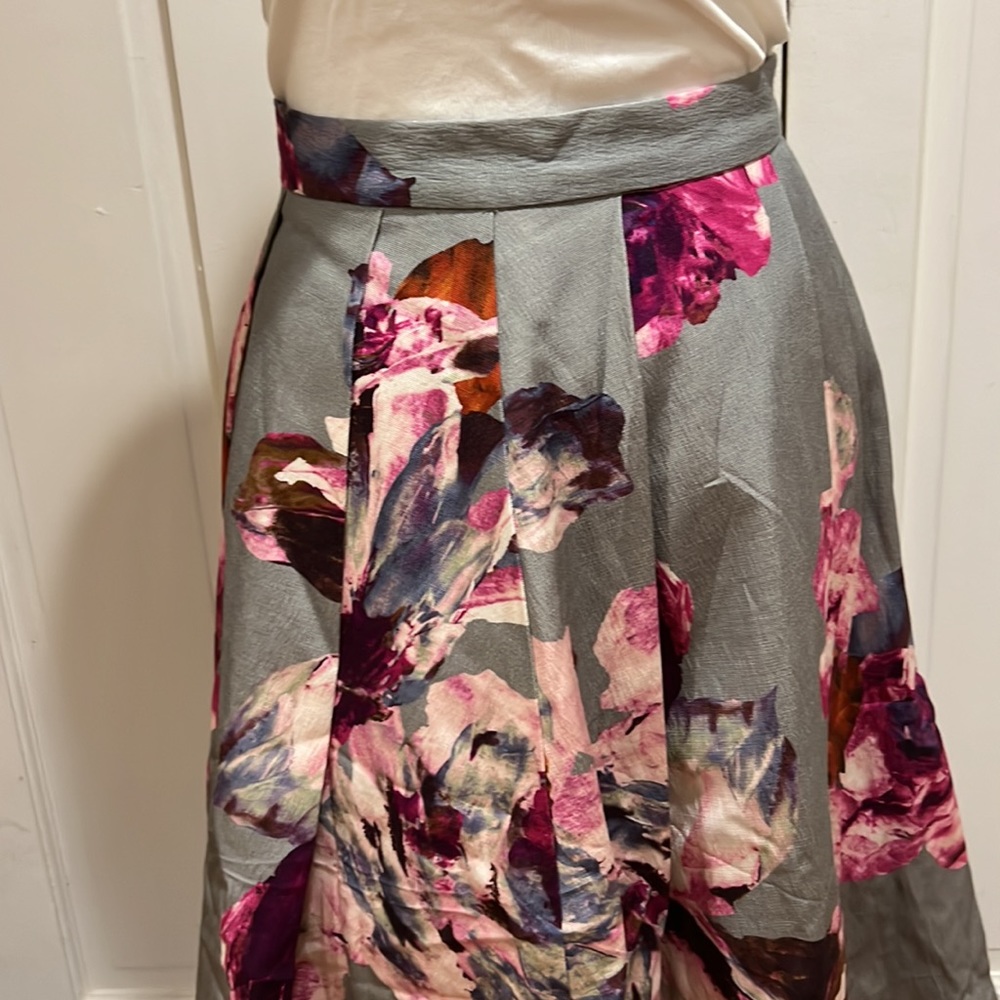 Trina Turk Skirt NWOT - Picture 4 of 11